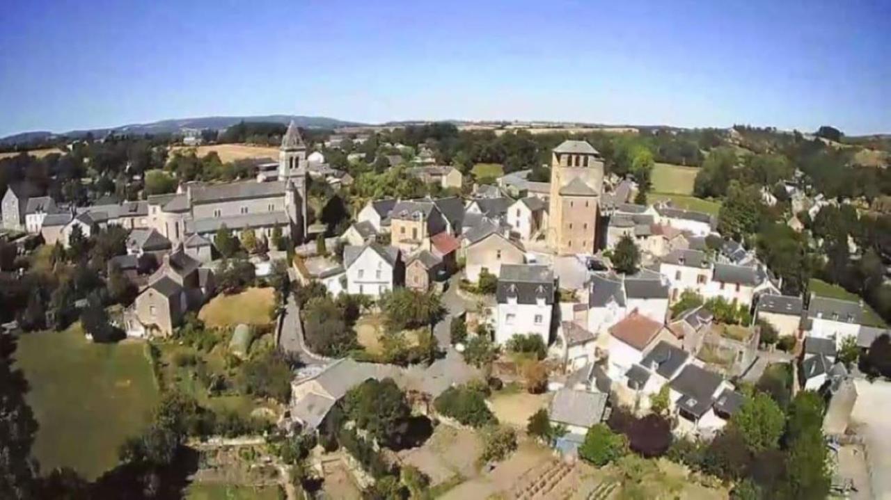 Le Gite De La Vieille Eglise De Coussergues المظهر الخارجي الصورة